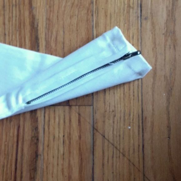 Umgee Mid Rise Jeans - Picture 2 of 5